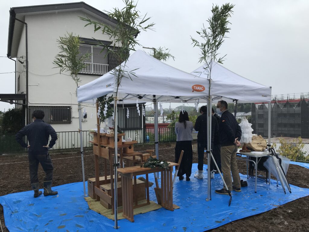 雨の地鎮祭 写真